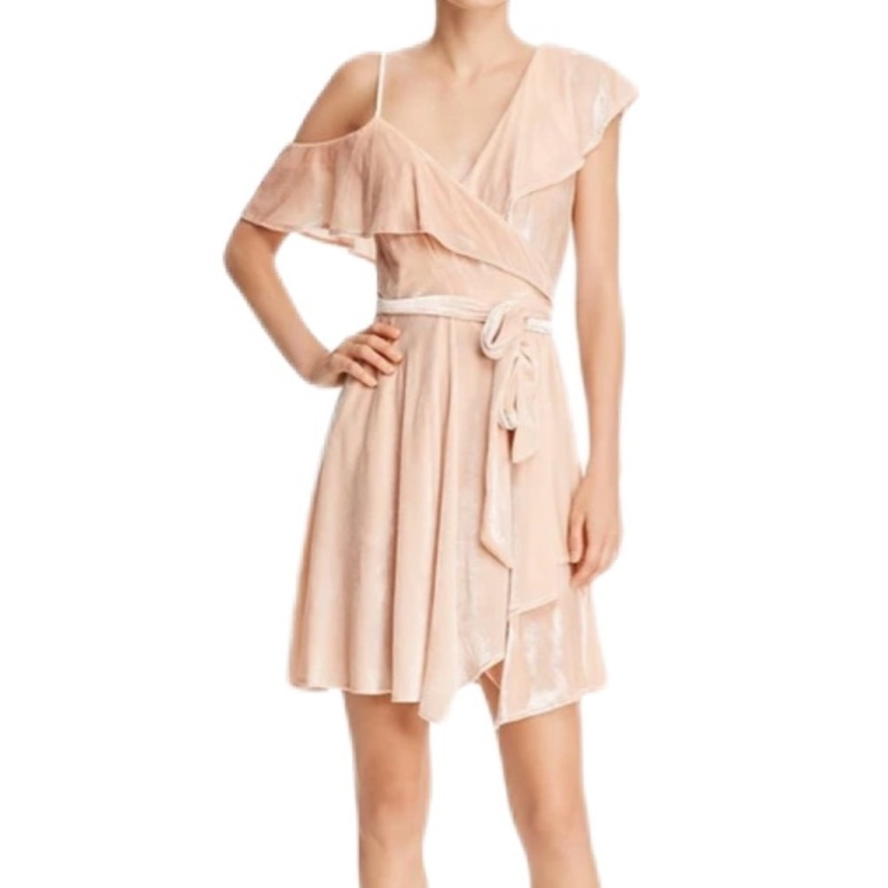 ✅ NWT Wayf Velvet Belted Blush Powder Pink Cold Shoulder Ruffle Mini Dress sz L